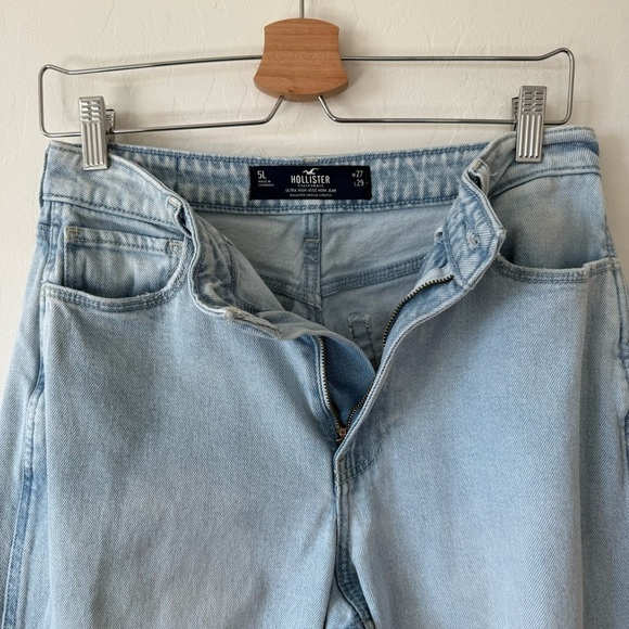 Hollister Boho Light Blue Distressed Stretch Ultra High Rise Mom Jeans Size 27 - Picture 4 of 8